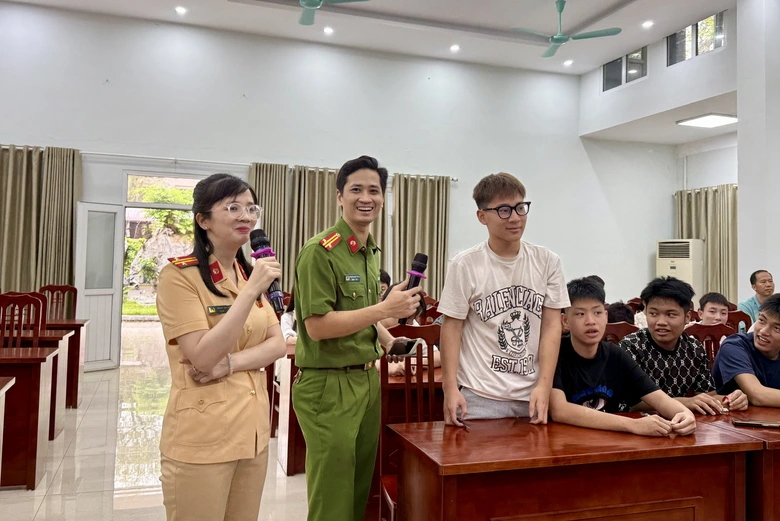 Học sinh trường trung cấp ở H&agrave; Nội được tăng cường kỹ năng l&aacute;i xe an to&agrave;n- Ảnh 2.