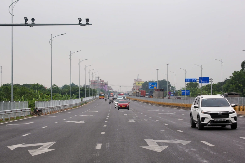 H&agrave; Nội gỡ "điểm nghẽn", n&uacute;t giao s&acirc;n bay Nội B&agrave;i hết cảnh lộn xộn- Ảnh 3.