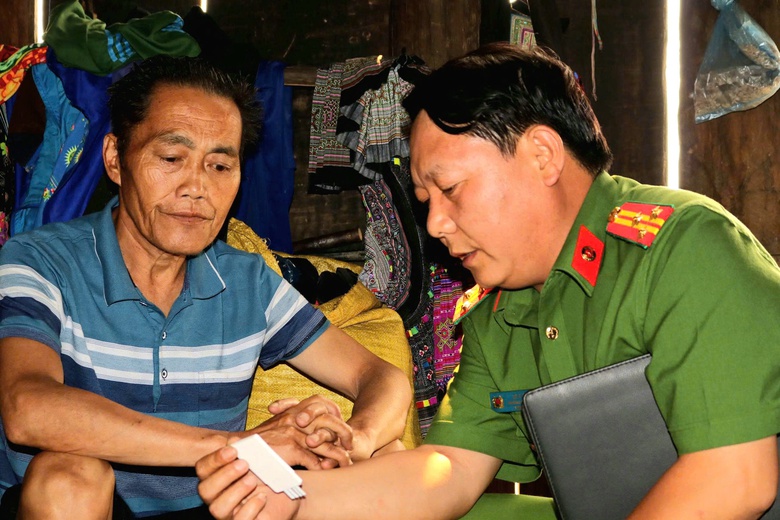 Băng rừng, vượt n&uacute;i "g&otilde; cửa" từng nh&agrave; test ma t&uacute;y ở L&agrave;o Cai- Ảnh 9.