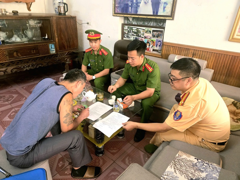 Băng rừng, vượt n&uacute;i "g&otilde; cửa" từng nh&agrave; test ma t&uacute;y ở L&agrave;o Cai- Ảnh 1.