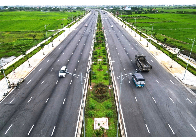 Ninh B&igrave;nh ưu ti&ecirc;n hạ tầng số, x&acirc;y nền tảng đ&ocirc; thị th&ocirc;ng minh- Ảnh 1.