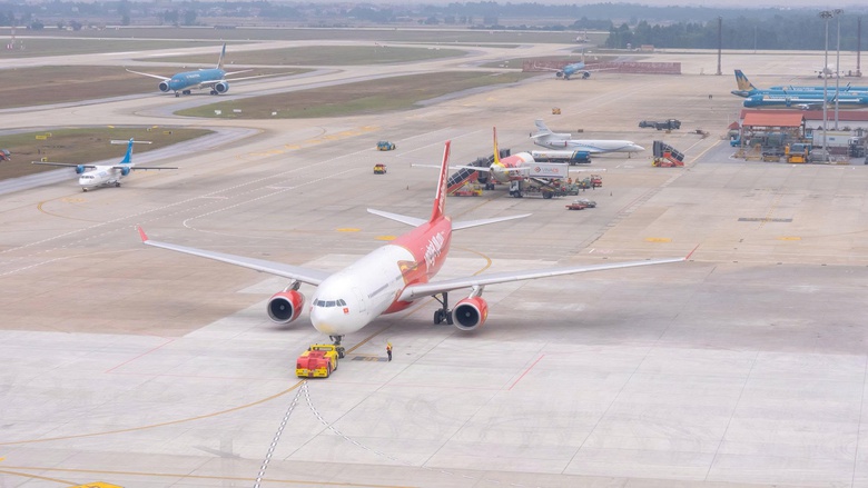 &Aacute;p phụ thu nhi&ecirc;n liệu, chia sẻ g&aacute;nh nặng giữa h&atilde;ng bay v&agrave; h&agrave;nh kh&aacute;ch- Ảnh 1.