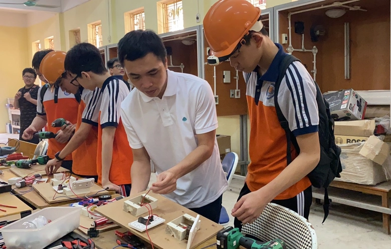 3.000 tỷ đồng cho học nghề: H&agrave; Nội t&igrave;m c&aacute;ch ph&aacute; &ldquo;định kiến đại học&rdquo;?- Ảnh 1.