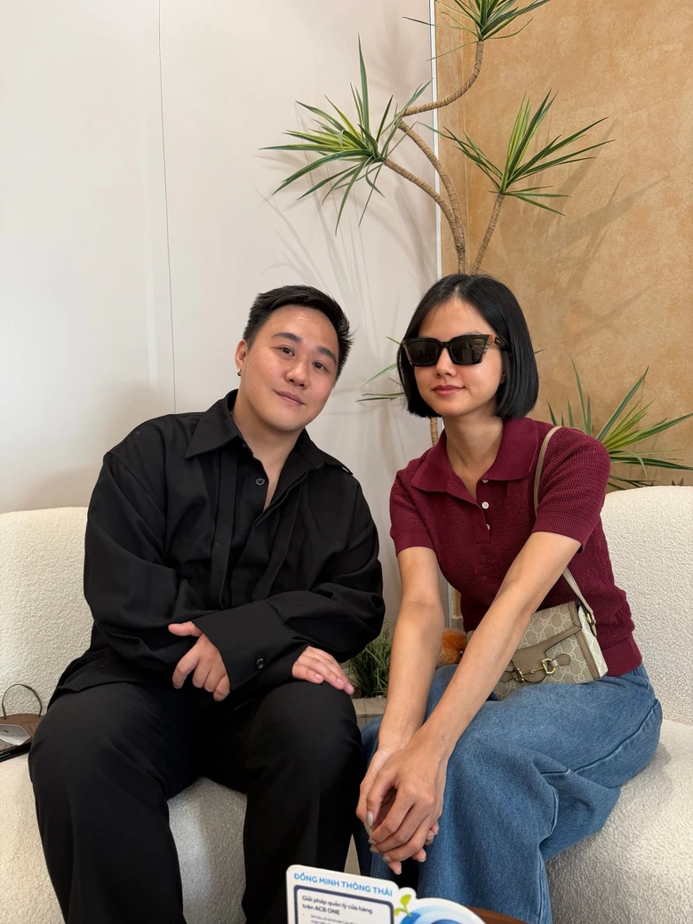 Ca sĩ Trung Qu&acirc;n c&uacute;i đầu xin lỗi sau khi bị tố h&agrave;nh hung nữ b&aacute;c sĩ - Ảnh 1.