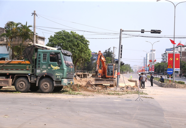 Nghệ An: Th&ocirc;ng xe kỹ thuật 50m cuối c&ugrave;ng của dự &aacute;n đường hơn 300 tỷ đồng- Ảnh 3.