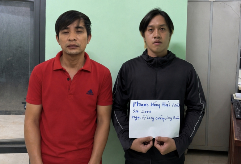 M&acirc;u thuẫn tr&ecirc;n xe chở c&ocirc;ng nh&acirc;n, hai người đ&acirc;m đồng nghiệp tử vong ở T&acirc;y Ninh- Ảnh 1.