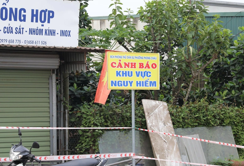 Ph&uacute; Thọ khẩn trương di dời hơn chục hộ d&acirc;n khỏi v&ugrave;ng sụt l&uacute;n nguy hiểm- Ảnh 10.