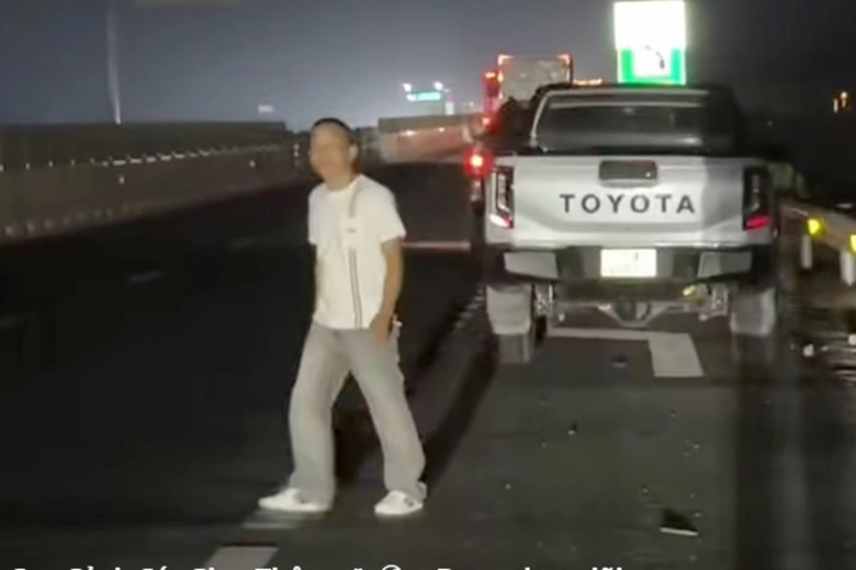 V&igrave; sao nhiều &ocirc; t&ocirc; dừng ở l&agrave;n khẩn cấp tr&ecirc;n cao tốc bị xử phạt?- Ảnh 1.