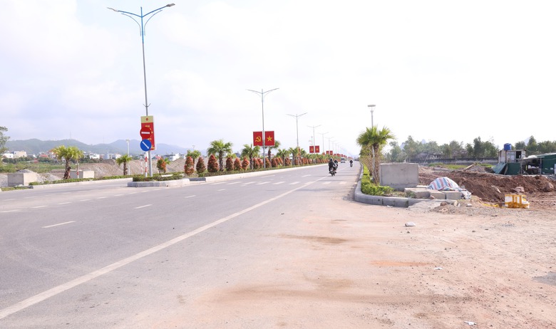 Đặc khu V&acirc;n Đồn, Quảng Ninh: &ldquo;Đi từng ng&otilde;, g&otilde; từng nh&agrave;&rdquo; đẩy tiến độ GPMB dự &aacute;n trọng điểm- Ảnh 2.