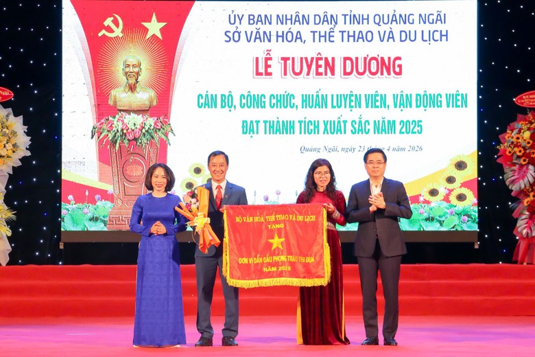 Quảng Ng&atilde;i vinh danh h&agrave;ng trăm huấn luyện vi&ecirc;n, vận động vi&ecirc;n đạt th&agrave;nh t&iacute;ch cao- Ảnh 2.