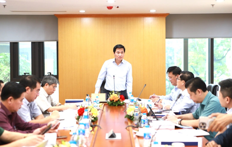 Thứ trưởng Nguyễn Tường Văn chủ tr&igrave; Hội nghị thẩm định Nhiệm vụ quy hoạch chung th&agrave;nh phố Cần Thơ đến năm 2050, tầm nh&igrave;n đến năm 2075.