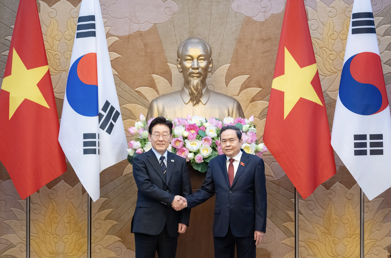 Tổng thống Lee Jae Myung mong doanh nghiệp H&agrave;n Quốc được tham gia dự &aacute;n hạ tầng ở Việt Nam- Ảnh 2.