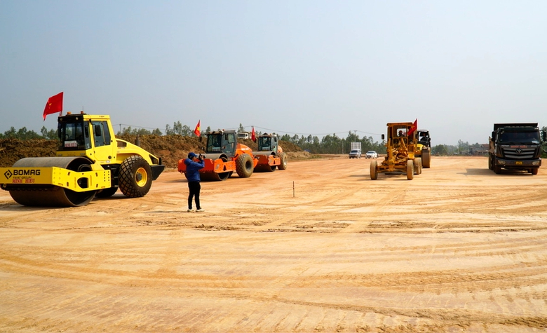 Gia Lai: Siết tiến độ, đẩy nhanh thi c&ocirc;ng c&aacute;c dự &aacute;n trọng điểm- Ảnh 1.