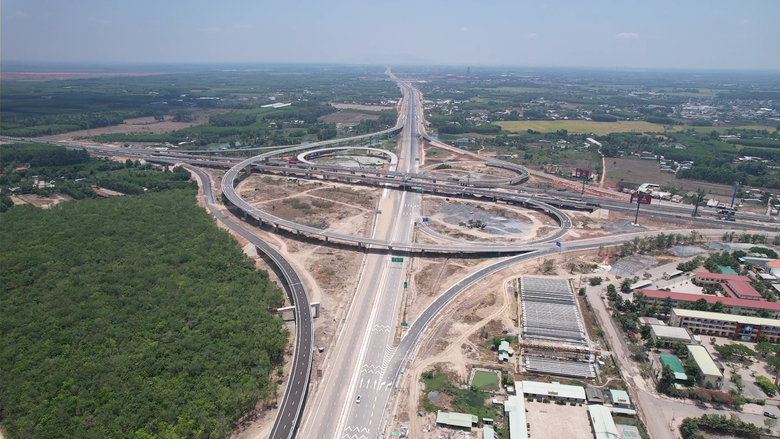 Chờ chấp thuận kết quả nghiệm thu, sẵn s&agrave;ng th&ocirc;ng xe cao tốc Bi&ecirc;n H&ograve;a - Vũng T&agrave;u dịp 30/4- Ảnh 1.