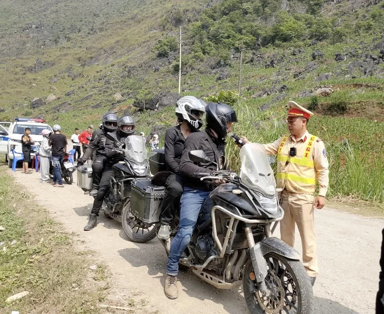 Tuy&ecirc;n Quang tăng cường kiểm so&aacute;t giao th&ocirc;ng, giữ vững an ninh trật tự dịp nghỉ lễ- Ảnh 1.