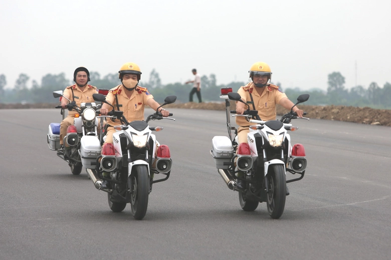 Thanh Ho&aacute; kh&ocirc;ng để &ugrave;n tắc giao th&ocirc;ng ng&agrave;y khai hội du lịch biển Sầm Sơn- Ảnh 1.