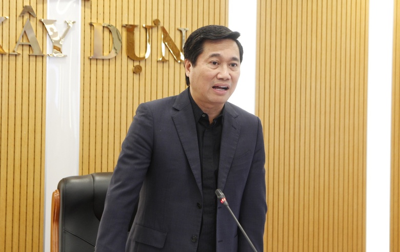 Thứ trưởng Bộ X&acirc;y dựng Nguyễn Tường Văn chủ tr&igrave; hội thảo lấy &yacute; kiến điều chỉnh quy hoạch tổng thể hệ thống đ&ocirc; thị v&agrave; n&ocirc;ng th&ocirc;n thời kỳ 2021 -  2030, tầm nh&igrave;n đến năm 2050.