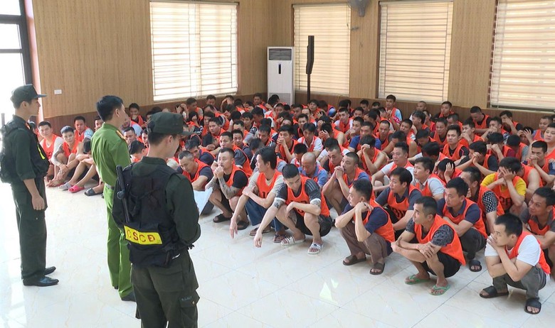Triệt ph&aacute; trường g&agrave; quốc tế c&oacute; giao dịch đ&aacute;nh bạc hơn 1.200 tỷ đồng, khởi tố 196 bị can- Ảnh 1.