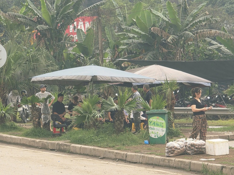 CSGT L&agrave;o Cai h&oacute;a trang ghi h&igrave;nh vi phạm, bảo đảm an to&agrave;n giao th&ocirc;ng trước kỳ nghỉ lễ- Ảnh 7.