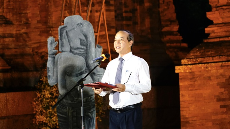 Gia Lai khai mạc chương tr&igrave;nh nghệ thuật thực cảnh "Đ&ecirc;m Th&aacute;p Đ&ocirc;i - Sắc m&agrave;u huyền thoại"- Ảnh 1.