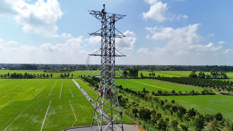 Đảm bảo điện m&ugrave;a kh&ocirc; 2026: EVNSPC đ&oacute;ng điện nhiều c&ocirc;ng tr&igrave;nh lưới 110kV- Ảnh 4.