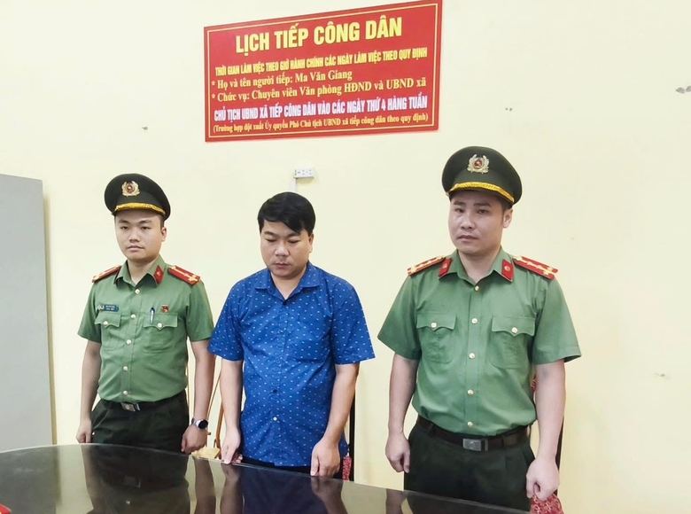 Tuy&ecirc;n Quang: Khởi tố đối tượng lừa đảo, l&agrave;m giả giấy chứng nhận tốt nghiệp đại học- Ảnh 1.