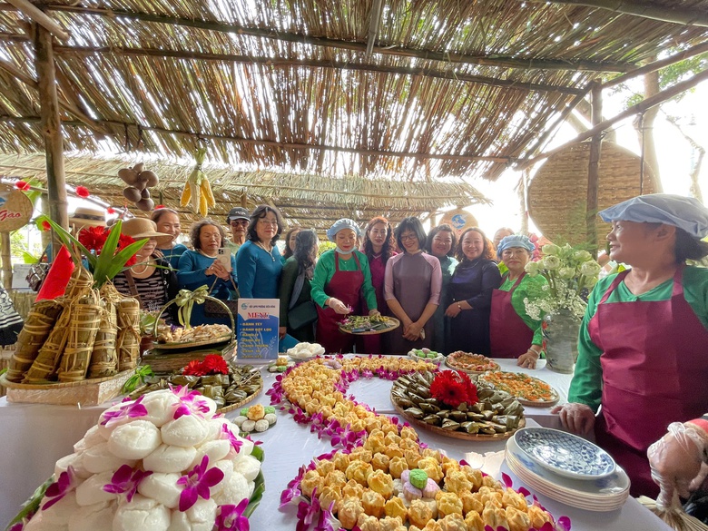 Gia Lai: T&ocirc;n vinh hương vị qu&ecirc; nh&agrave; trong Ng&agrave;y hội b&aacute;nh truyền thống- Ảnh 1.