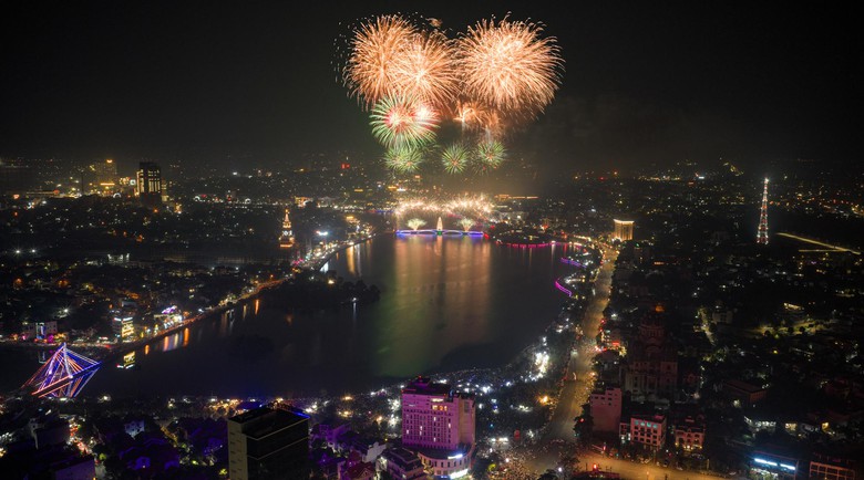 M&atilde;n nh&atilde;n m&agrave;n bắn ph&aacute;o hoa tầm cao dịp Giỗ Tổ H&ugrave;ng Vương- Ảnh 5.