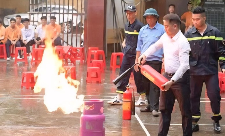 Ninh B&igrave;nh phổ biến PCCC tới 2.200 lượt người, xử l&yacute; 6 vi phạm- Ảnh 2.