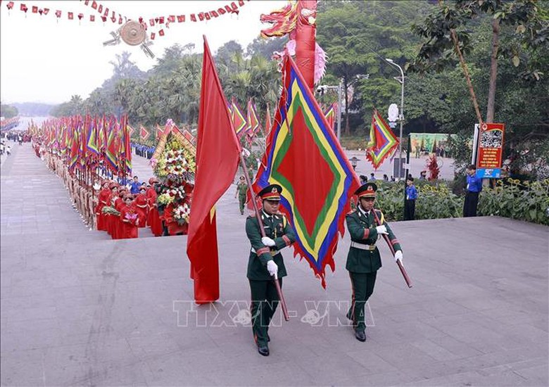 Tổng B&iacute; thư, Chủ tịch nước T&ocirc; L&acirc;m d&acirc;ng hương tưởng niệm c&aacute;c vua H&ugrave;ng- Ảnh 5.