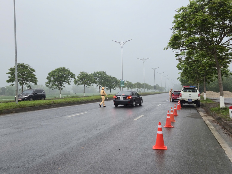 Th&aacute;i Nguy&ecirc;n tăng cường kiểm so&aacute;t giao th&ocirc;ng, bảo đảm an to&agrave;n dịp lễ 30/4 - 1/5- Ảnh 10.