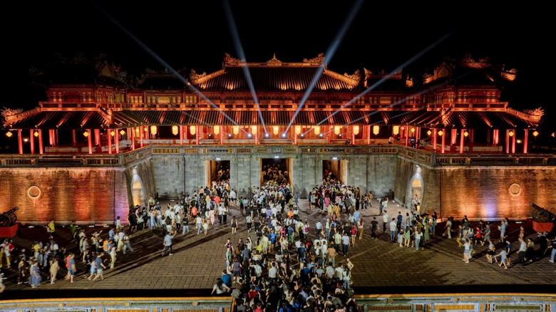 Du lịch Huế thu gần 960 tỷ đồng trong dịp lễ Giỗ Tổ H&ugrave;ng Vương- Ảnh 1.