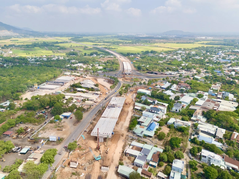 Chiều nay th&ocirc;ng xe cao tốc Bi&ecirc;n H&ograve;a - Vũng T&agrave;u, tốc độ tối đa 80km/h, chưa thu ph&iacute;- Ảnh 6.