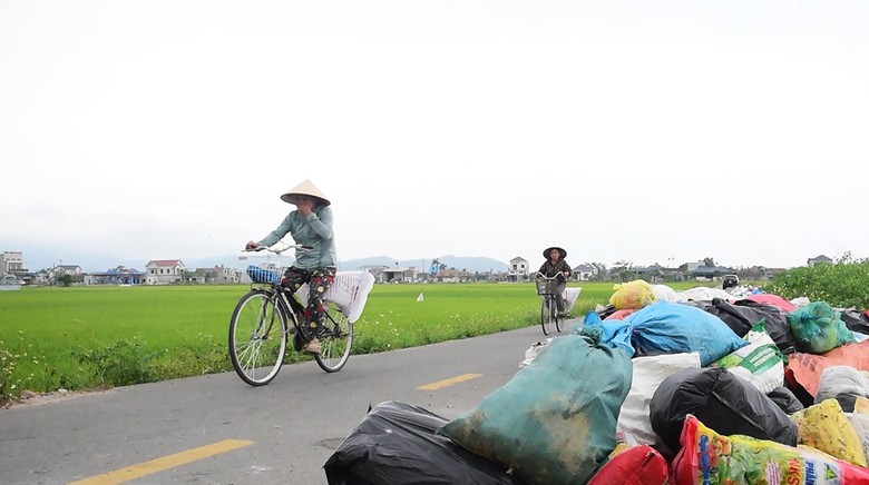 H&agrave;ng trăm tấn r&aacute;c tồn đọng ở H&agrave; Tĩnh: T&igrave;m giải ph&aacute;p xử l&yacute; bền vững- Ảnh 3.