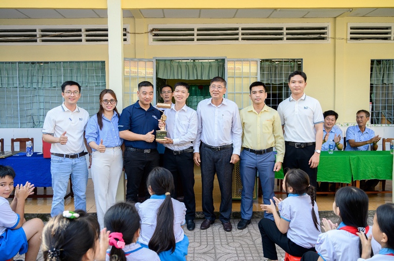 Maxilite - Rul&ocirc; V&agrave;ng: Khi người thợ sơn trở th&agrave;nh đại sứ lan tỏa sắc m&agrave;u cộng đồng- Ảnh 2.