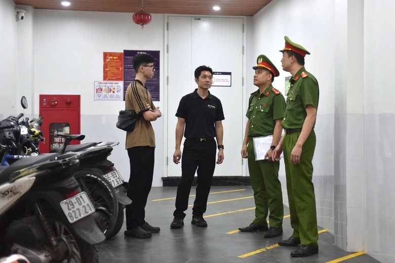 H&agrave; Nội: Cảnh s&aacute;t kiểm tra hơn 1.700 nh&agrave; trọ, chấn chỉnh nhiều cơ sở vi phạm PCCC- Ảnh 1.