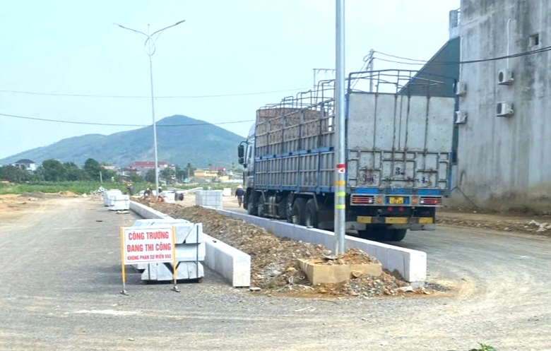 Thanh H&oacute;a: Đẩy nhanh tiến độ đường Đ&ocirc;ng T&acirc;y 3, phấn đấu ho&agrave;n th&agrave;nh cuối năm 2026- Ảnh 2.