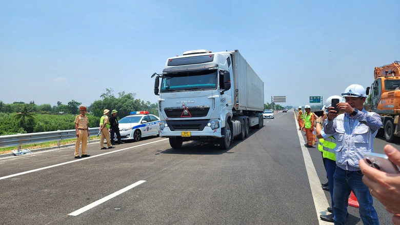 Ch&iacute;nh thức th&ocirc;ng xe 88km cao tốc Bắc - Nam qua Quảng Ng&atilde;i- Ảnh 3.