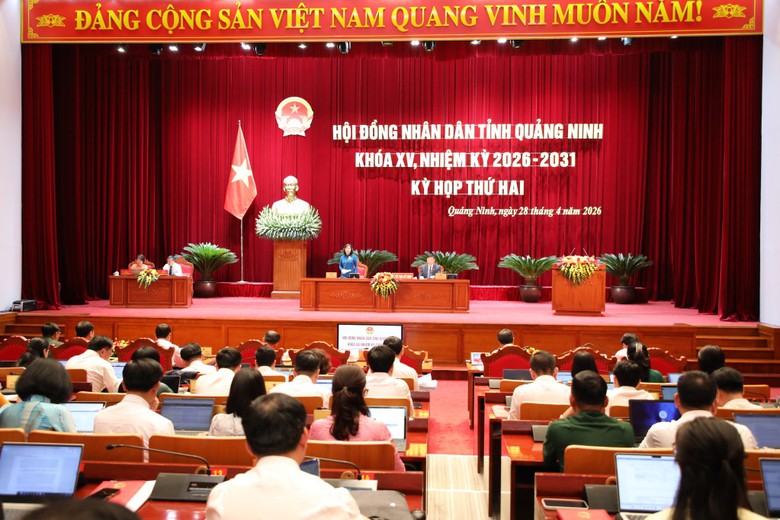 Quảng Ninh th&ocirc;ng qua 14 nghị quyết tạo nền tảng cho giai đoạn ph&aacute;t triển mới- Ảnh 2.
