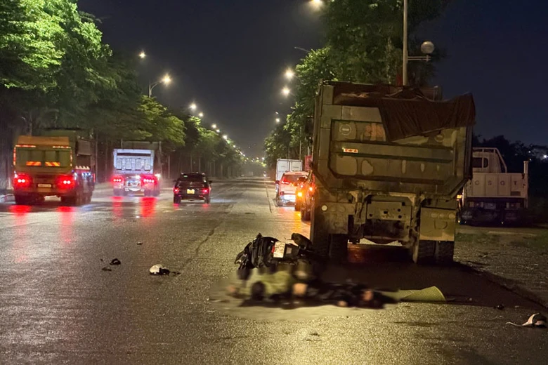 Hiện trường vụ tai nạn khiến 2 người tử vong tại chỗ.