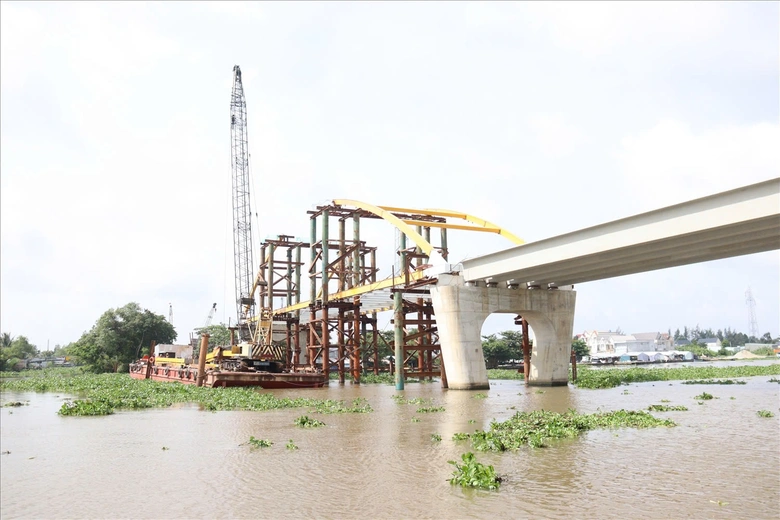 Tắc nguồn vật liệu đ&aacute;, dự &aacute;n đường Hồ Ch&iacute; Minh qua An Giang chưa thể bứt tốc về đ&iacute;ch- Ảnh 1.