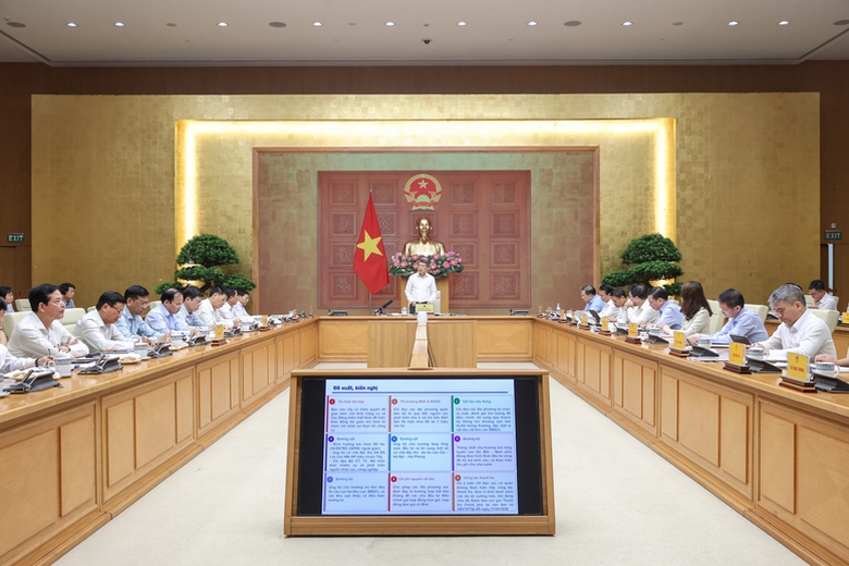 Thủ tướng: Mạnh dạn đề xuất cơ chế đột ph&aacute; thu h&uacute;t nguồn lực cho hạ tầng giao th&ocirc;ng- Ảnh 1.