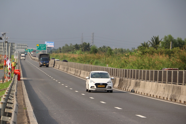 Thi c&ocirc;ng xuy&ecirc;n lễ dự &aacute;n giao th&ocirc;ng ở Đồng bằng s&ocirc;ng Cửu Long- Ảnh 4.