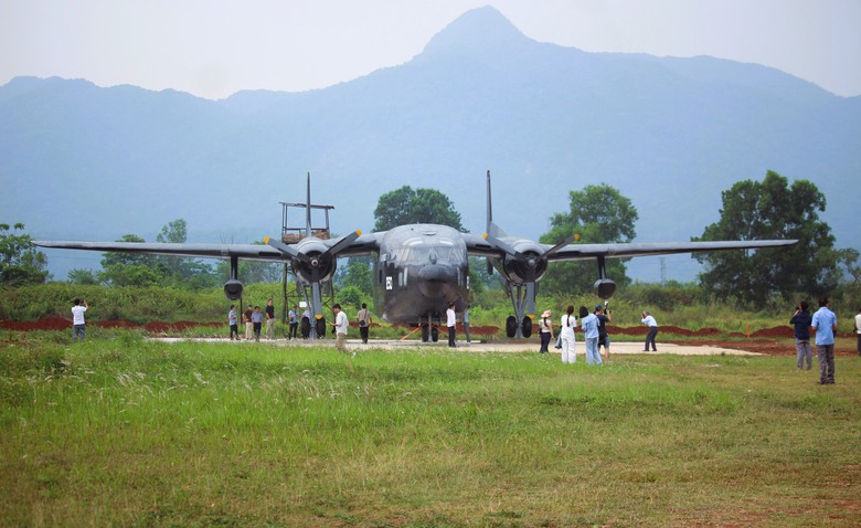 Kh&aacute;m ph&aacute; di t&iacute;ch lịch sử s&acirc;n bay T&agrave; Cơn tr&ecirc;n v&ugrave;ng &ldquo;đất lửa&rdquo; Quảng Trị- Ảnh 1.