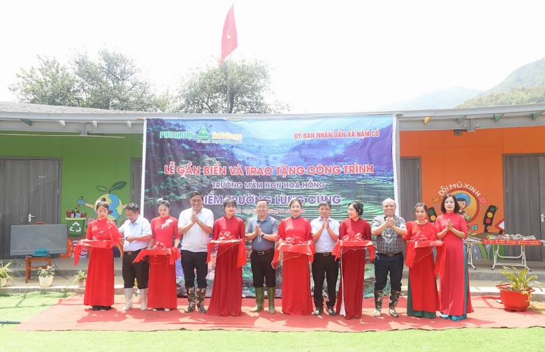 Phục Hưng Holdings trao tặng c&ocirc;ng tr&igrave;nh trường học tại L&agrave;o Cai- Ảnh 1.