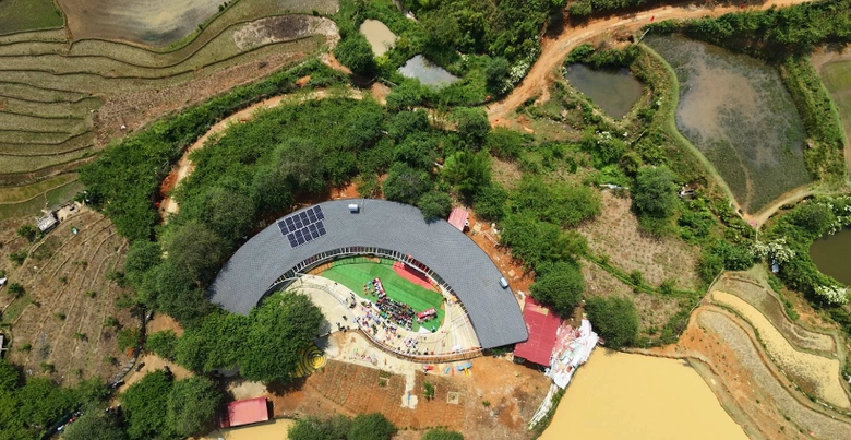 Phục Hưng Holdings trao tặng c&ocirc;ng tr&igrave;nh trường học tại L&agrave;o Cai- Ảnh 2.