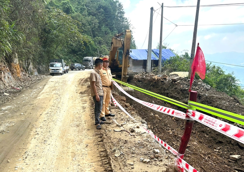 Những b&oacute;ng &aacute;o v&agrave;ng giữ b&igrave;nh y&ecirc;n tr&ecirc;n cung đường du lịch ph&iacute;a Bắc- Ảnh 7.