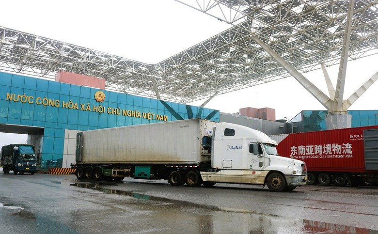 Quảng Ninh: Kim ngạch xuất nhập khẩu đạt gần 160 triệu USD từ m&ocirc; h&igrave;nh th&ocirc;ng quan cuối tuần- Ảnh 1.