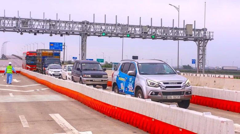 Bộ X&acirc;y dựng y&ecirc;u cầu khẩn trương khắc phục lỗi thu ph&iacute; tr&ecirc;n 5 tuyến cao tốc Bắc - Nam- Ảnh 1.