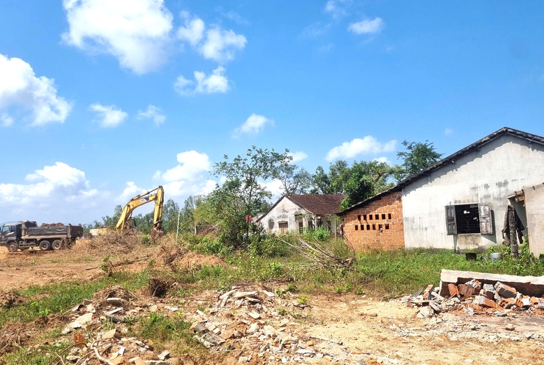 Gia Lai đề nghị sớm cắm cọc mốc giải phóng mặt bằng đường sắt tốc độ cao- Ảnh 2. Gia Lai đề nghị sớm cắm cọc mốc giải phóng mặt bằng đường sắt tốc độ cao- Ảnh 2.